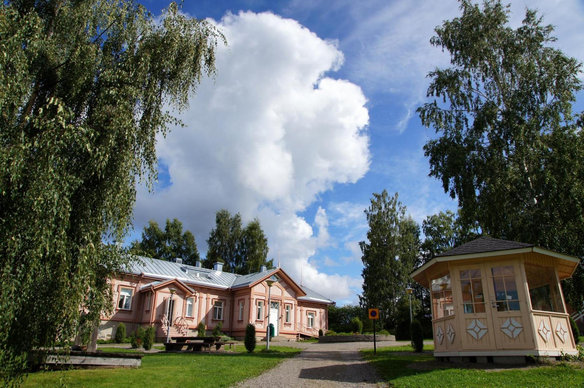 Savonlinnan Kansanopisto - Wanha Pappila Extérieur photo