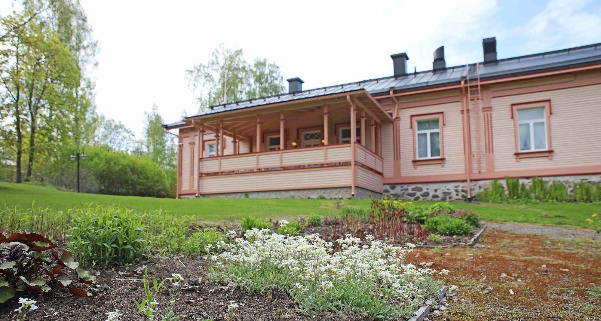 Savonlinnan Kansanopisto - Wanha Pappila Extérieur photo